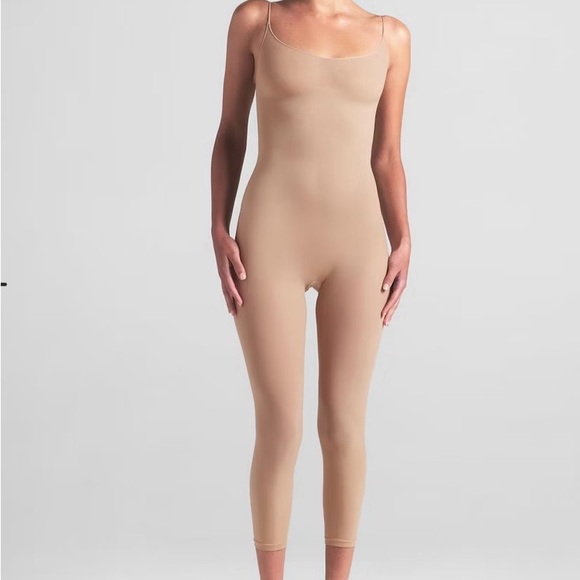 SKIMS Other - SKIMS Beige Full-Length Bodysuit